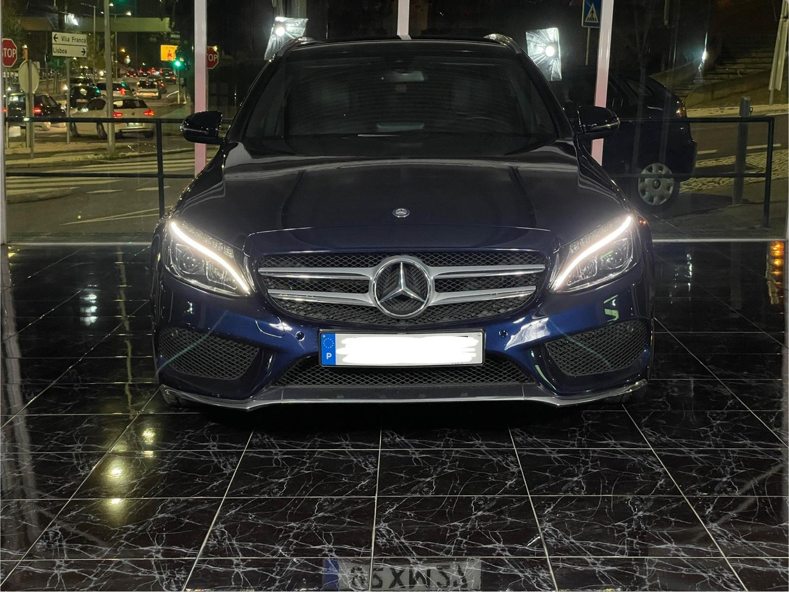 
								Mercedes-Benz C 200 BlueTEC AMG Line full									