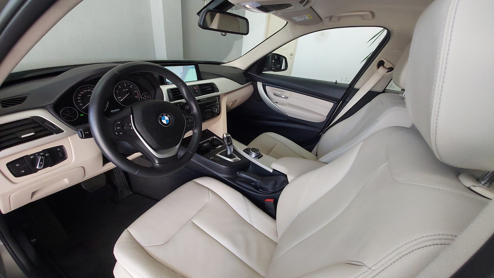 
								BMW 320d Touring ED Line Luxury Auto full									