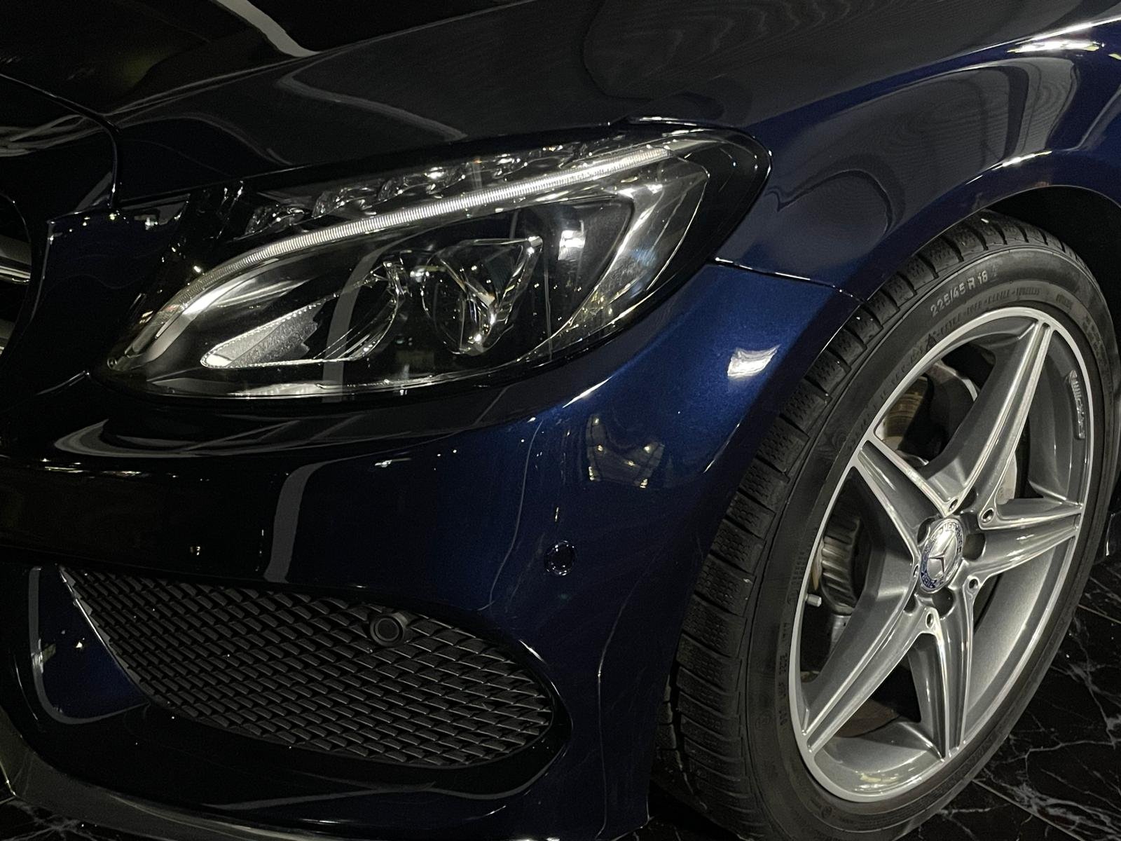 
								Mercedes-Benz C 200 BlueTEC AMG Line full									