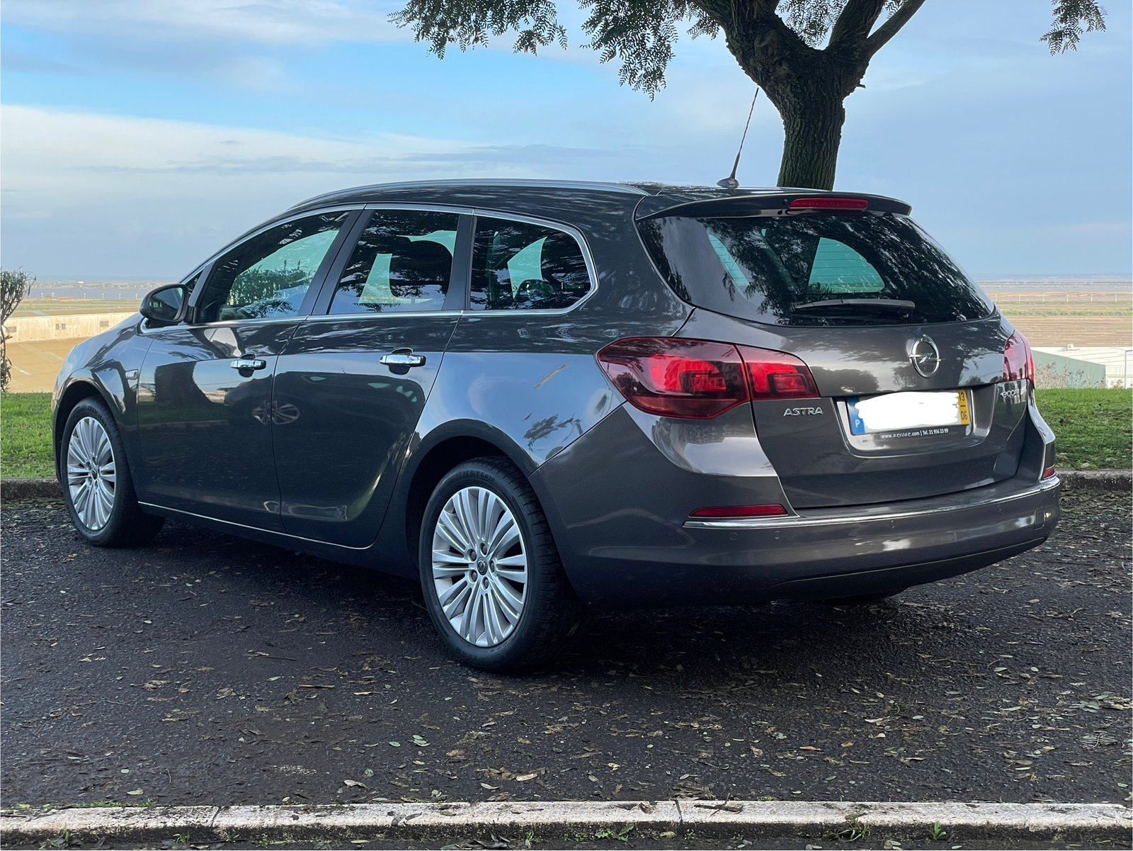 
								Opel Astra Sports Tourer 1.3 CDTI Cosmo full									