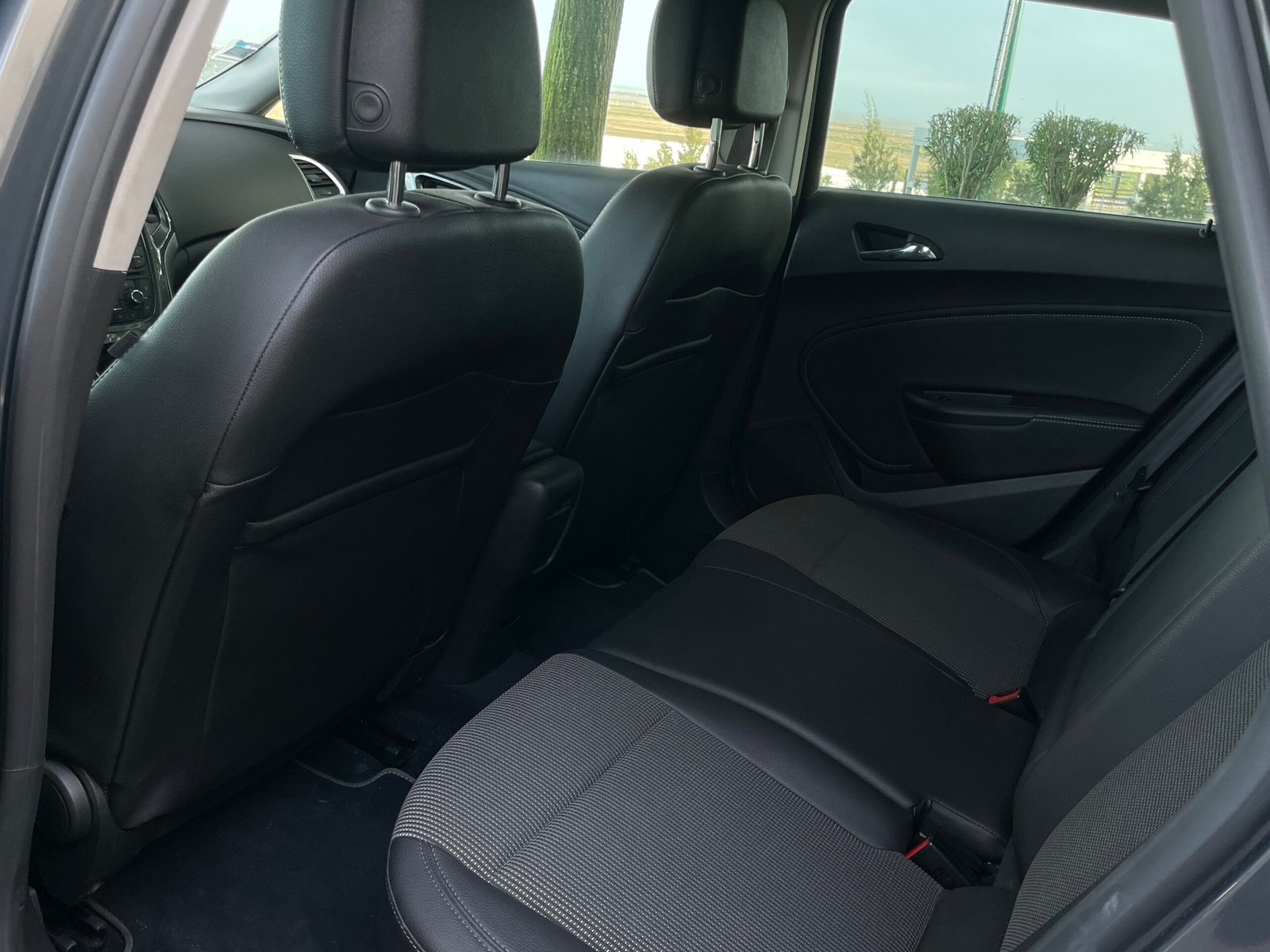 
								Opel Astra Sports Tourer 1.3 CDTI Cosmo full									