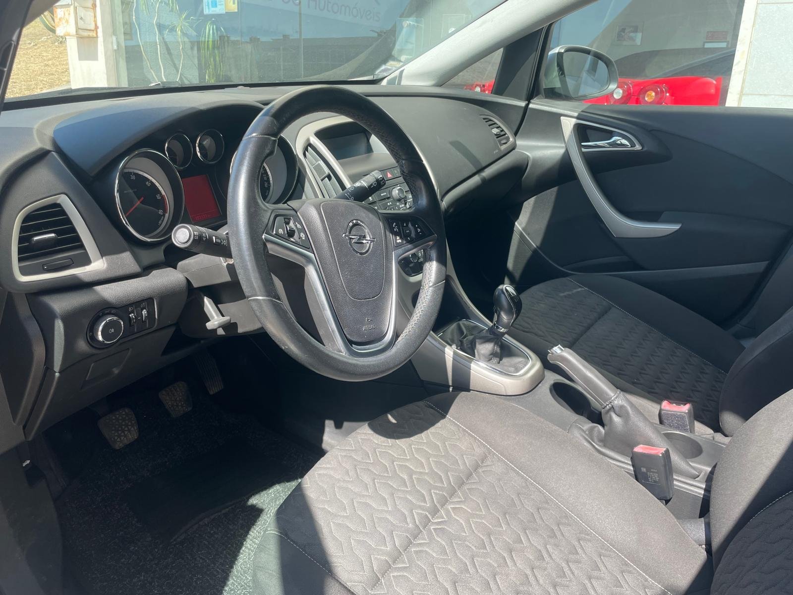 
								Opel Astra full									