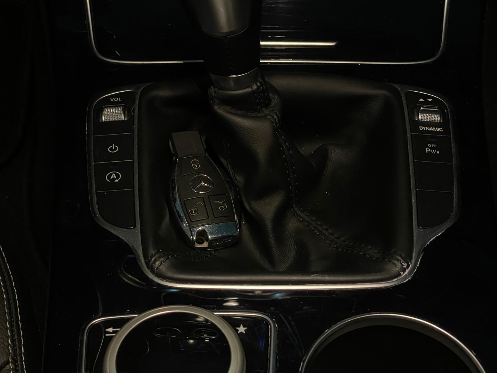 
								Mercedes-Benz C 200 BlueTEC AMG Line full									