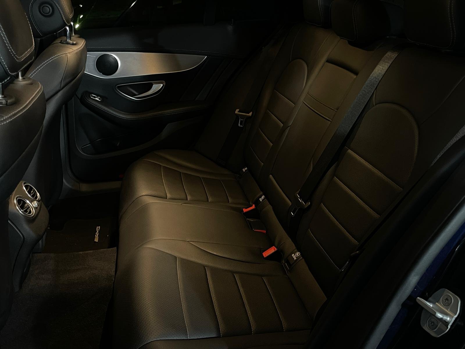 
								Mercedes-Benz C 200 BlueTEC AMG Line full									