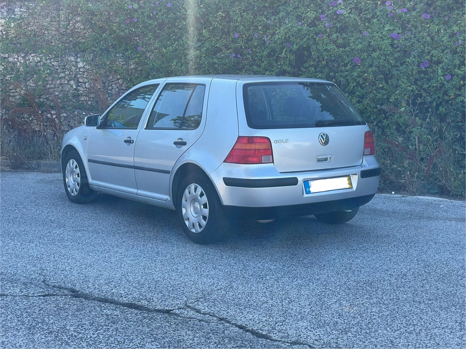 
								Volkswagen Golf IV 1.4 16v full									