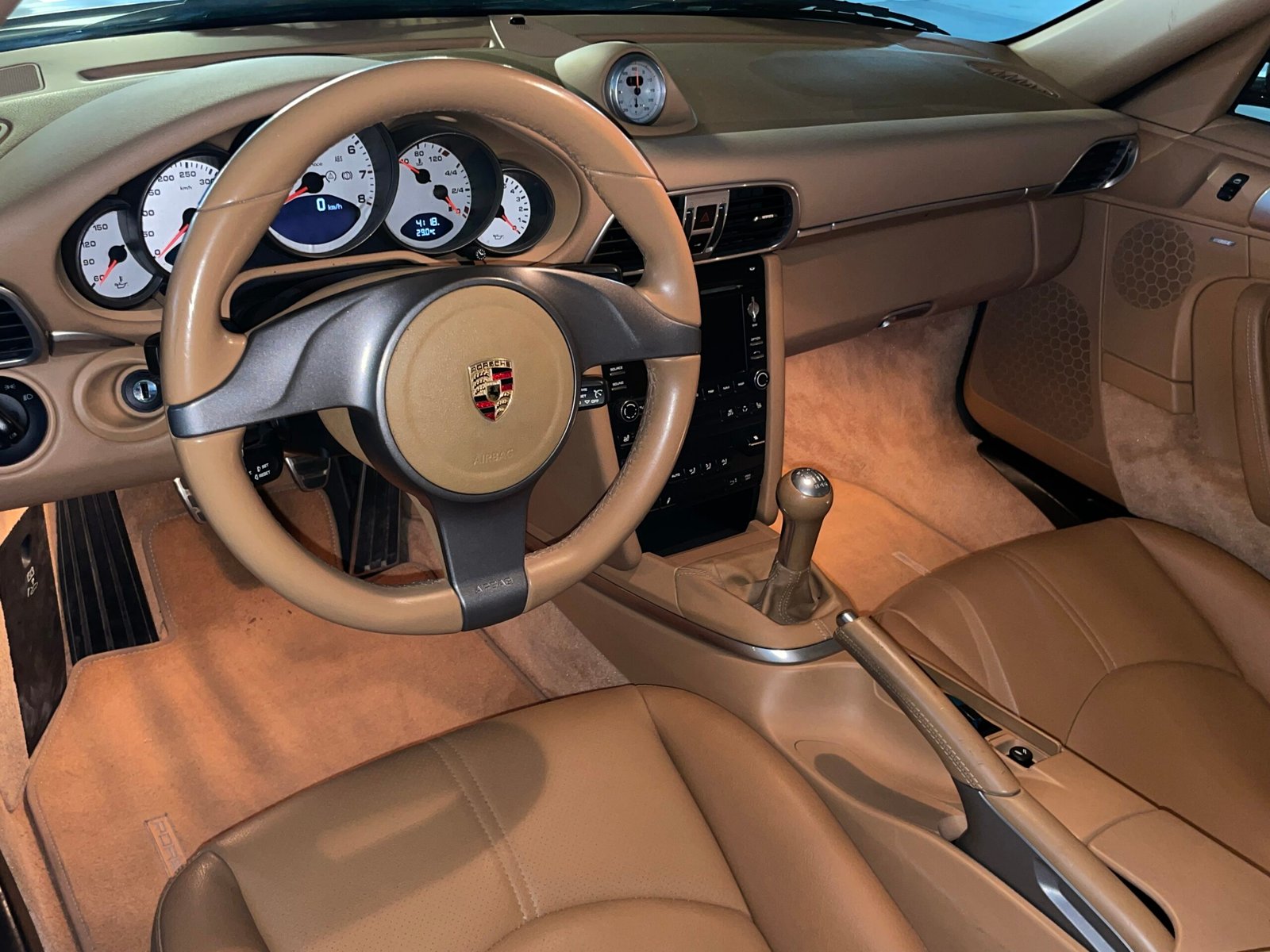 
								Porsche 911 Carrera S (997) full									