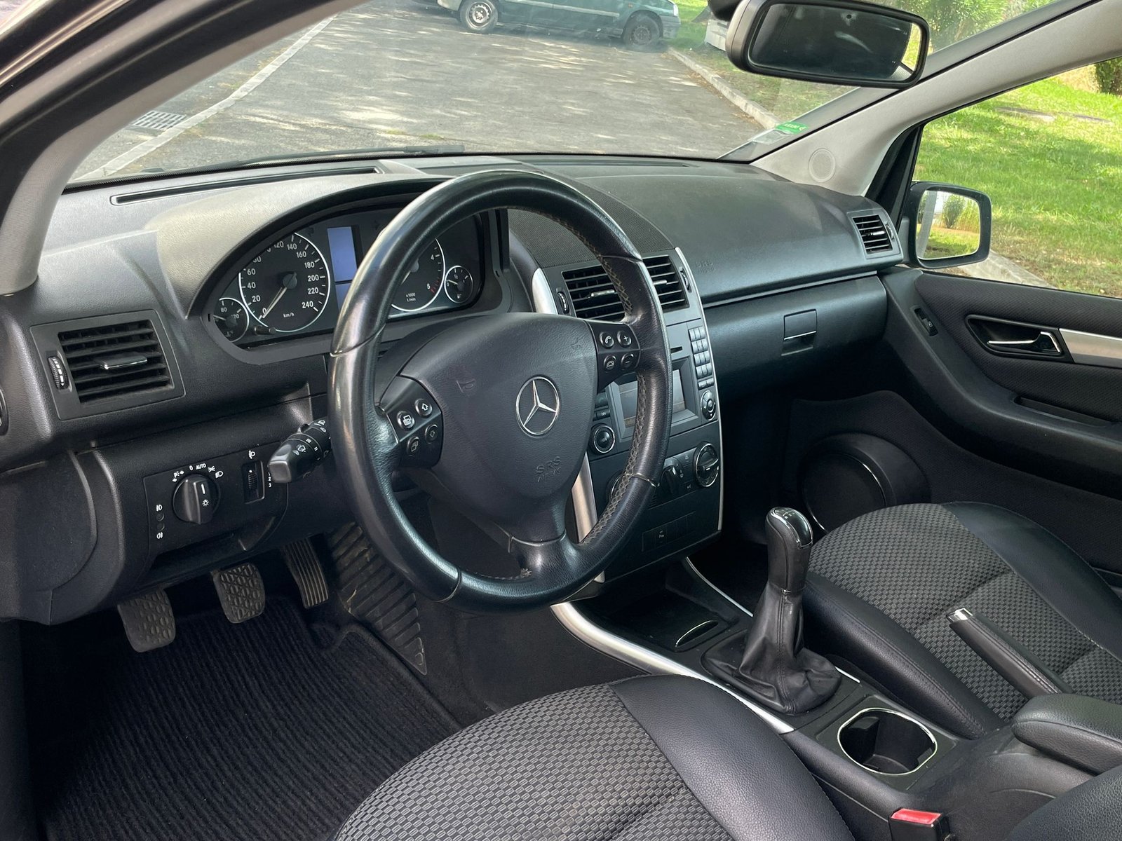 
								Mercedes-Benz A180 CDI full									