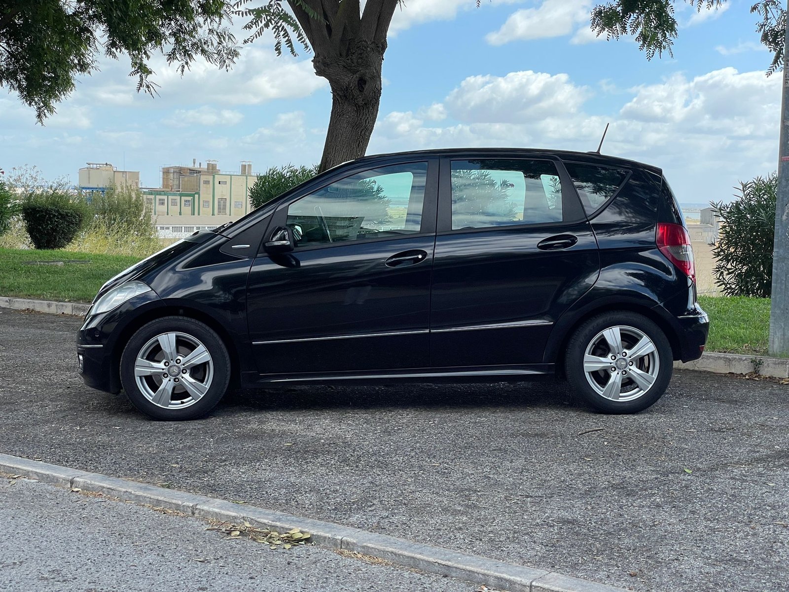 
								Mercedes-Benz A180 CDI full									