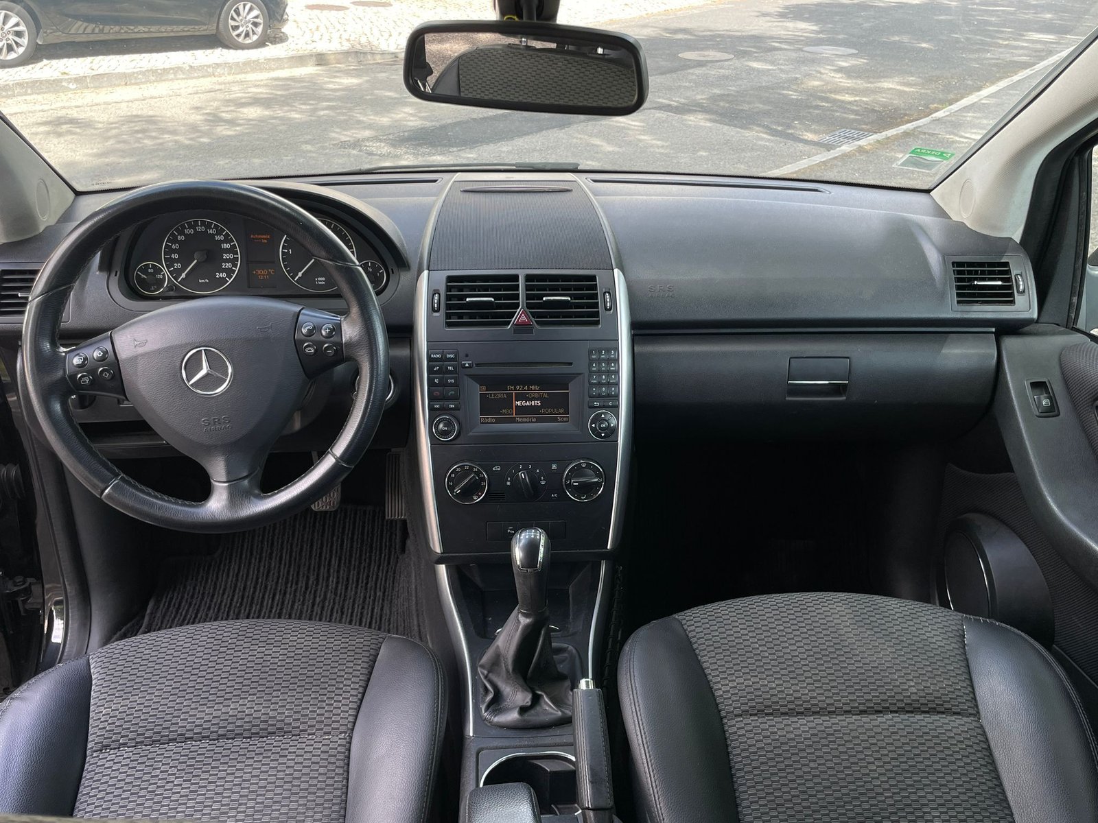 
								Mercedes-Benz A180 CDI full									
