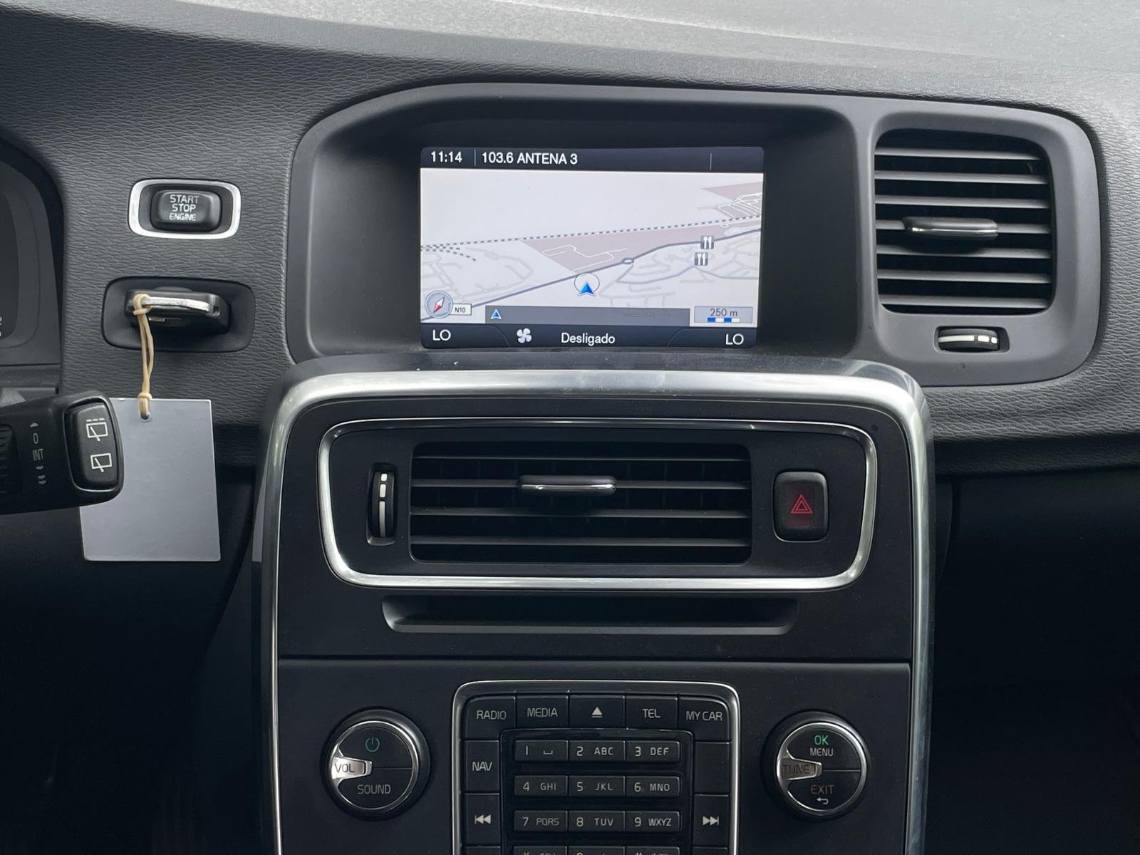 
								Volvo V60 D2 Momentum full									