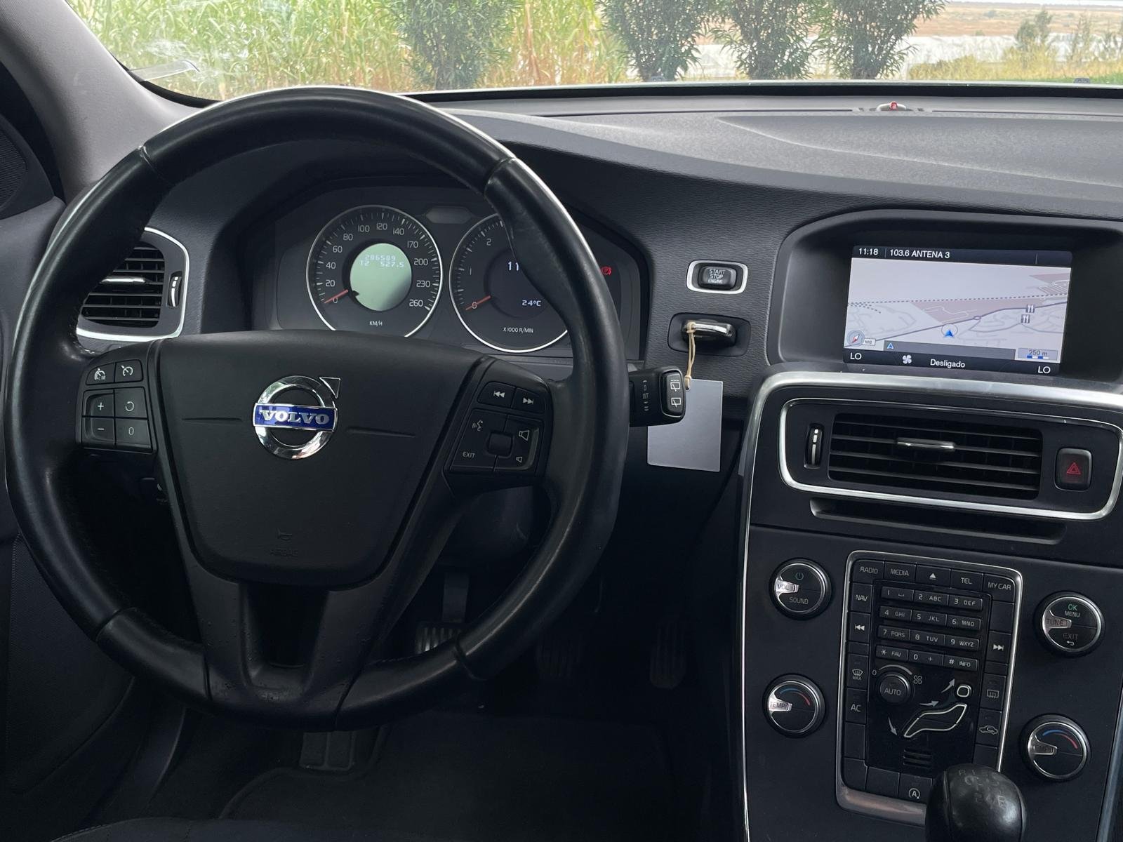 
								Volvo V60 D2 Momentum full									