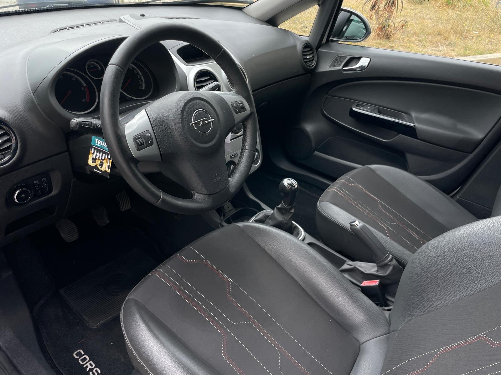 
								Opel Corsa 1.3 CDTI full									