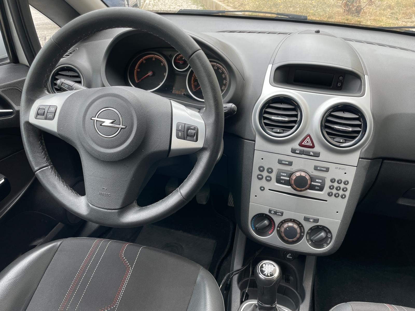 
								Opel Corsa 1.3 CDTI full									