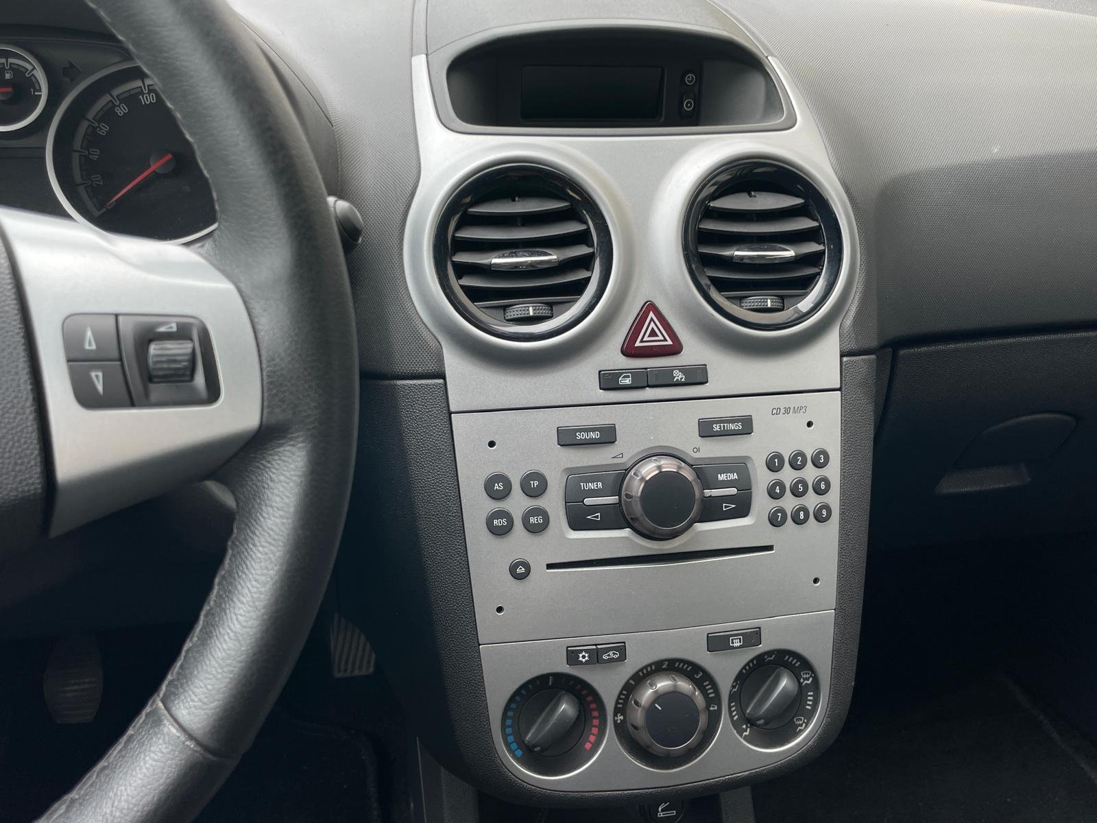 
								Opel Corsa 1.3 CDTI full									