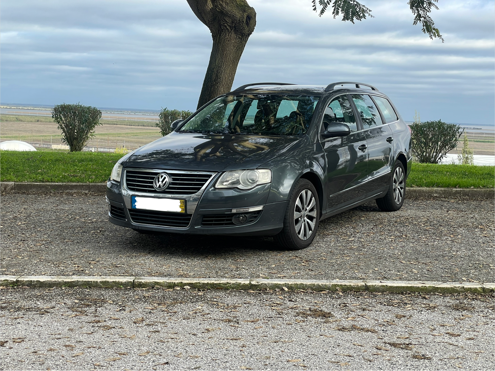 
								Volkswagen Passat 1.6 TDI full									