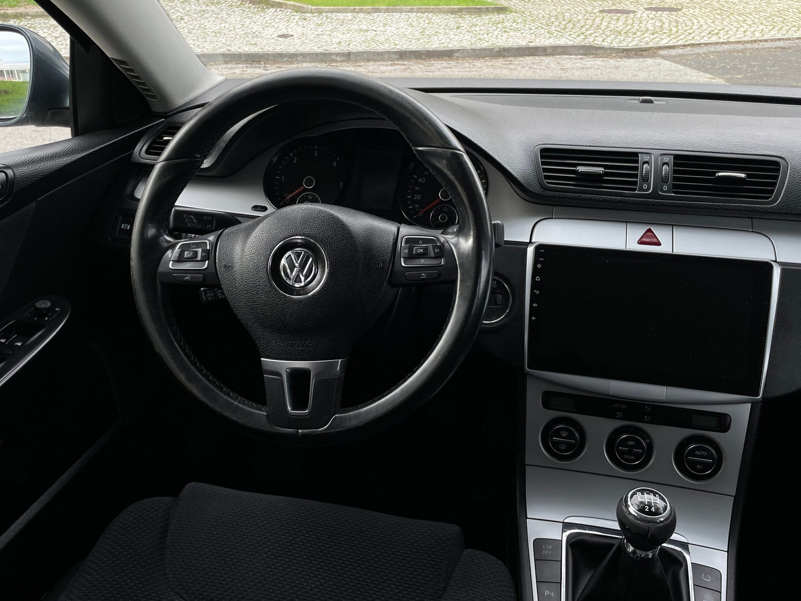 
								Volkswagen Passat 1.6 TDI full									
