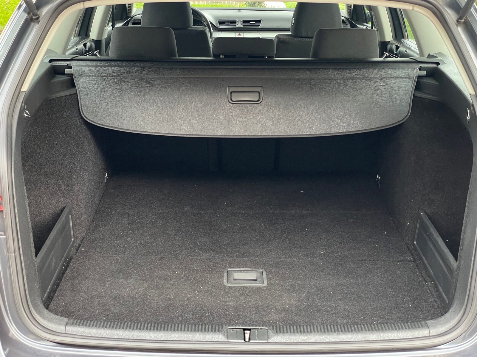 
								Volkswagen Passat 1.6 TDI full									