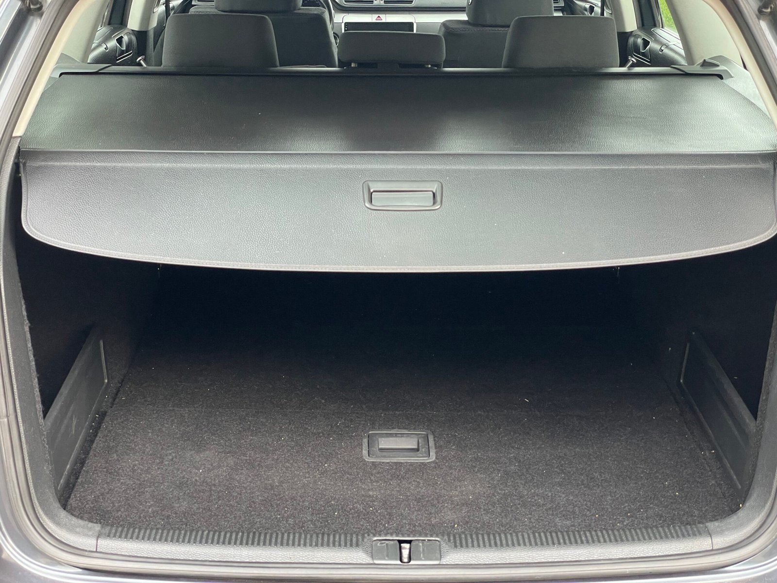 
								Volkswagen Passat 1.6 TDI full									