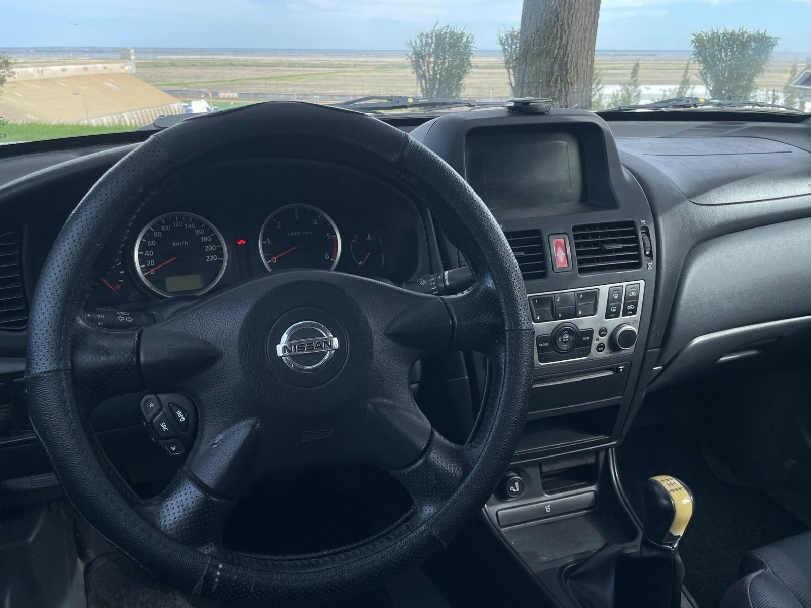 
								Nissan Almera 1.5 DCI full									
