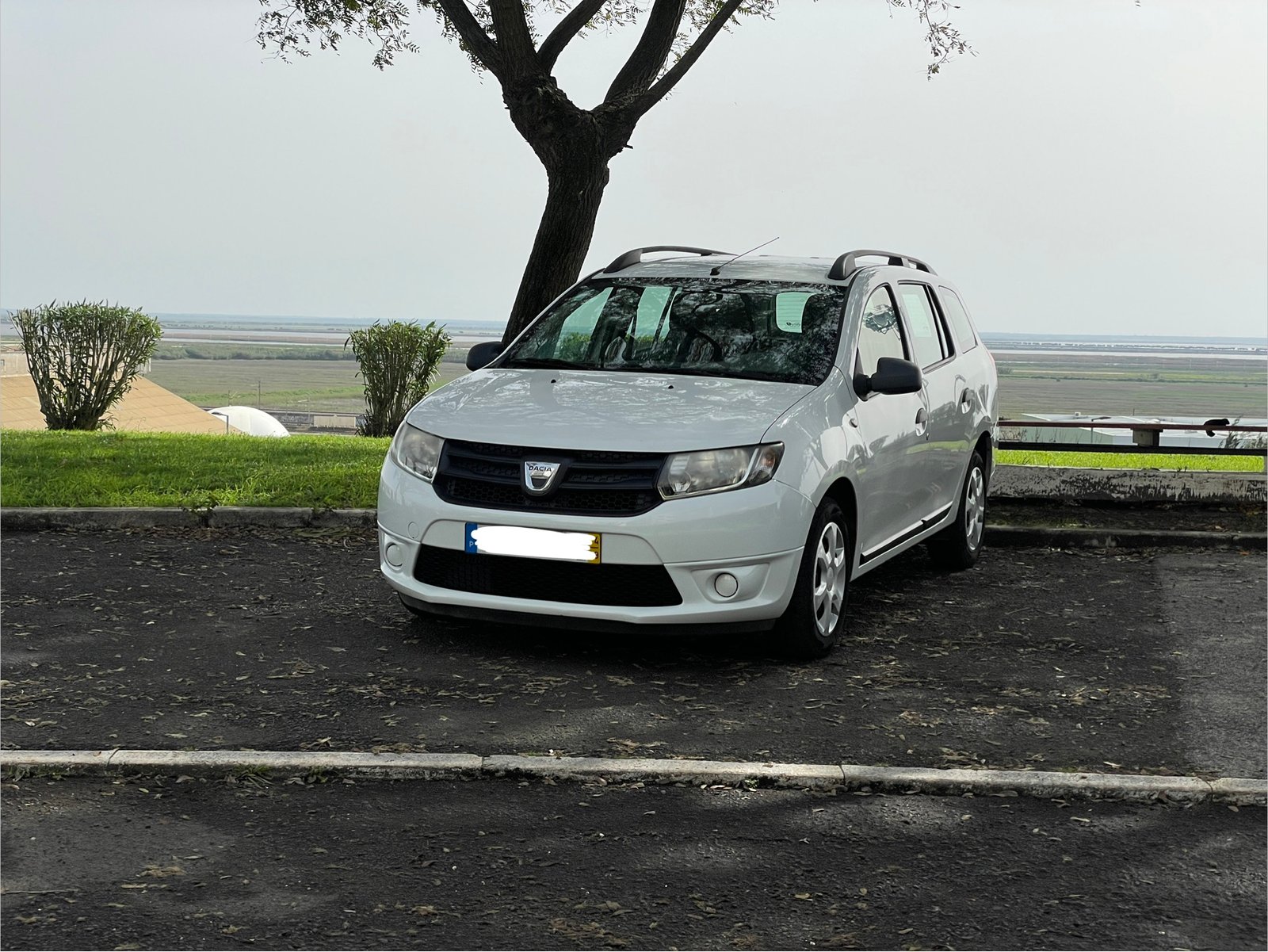 
								Dacia Logan MCV 1.0 full									