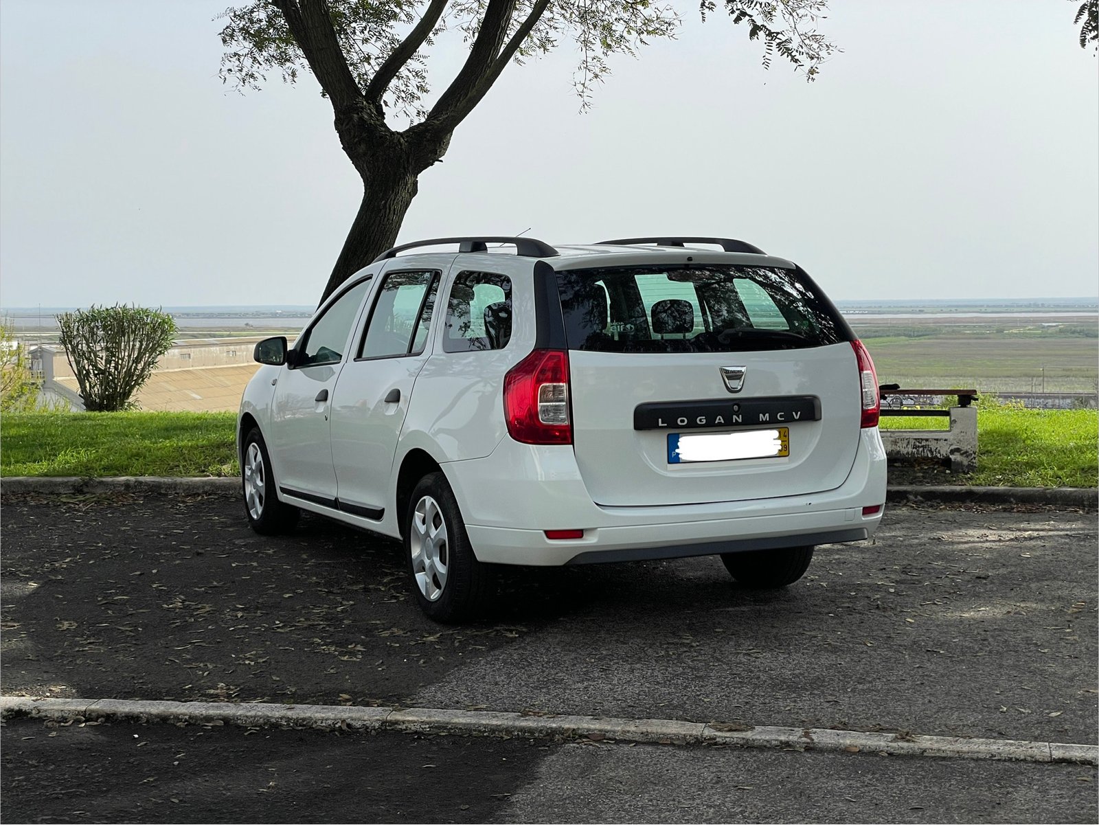 
								Dacia Logan MCV 1.0 full									
