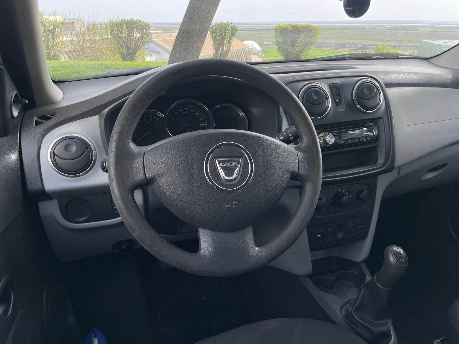 
								Dacia Logan MCV 1.0 full									