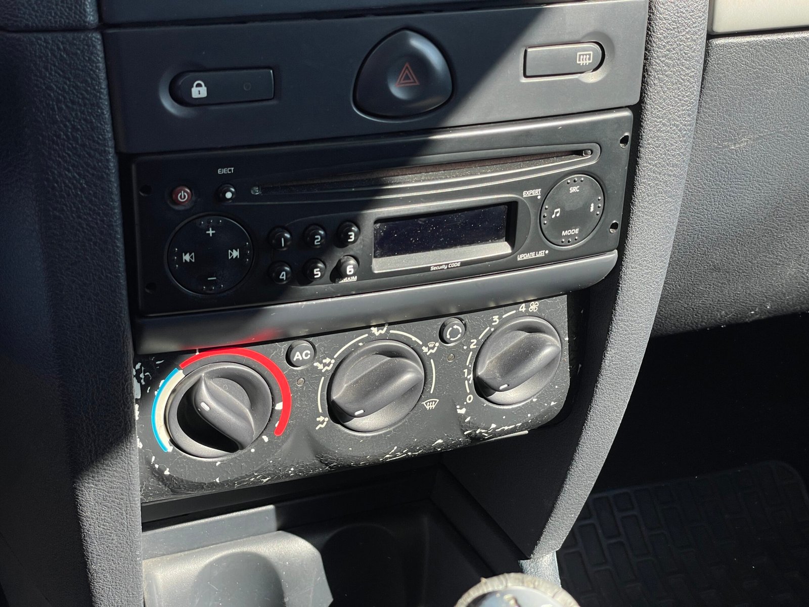 
								Renault clio 1.5 DCI full									