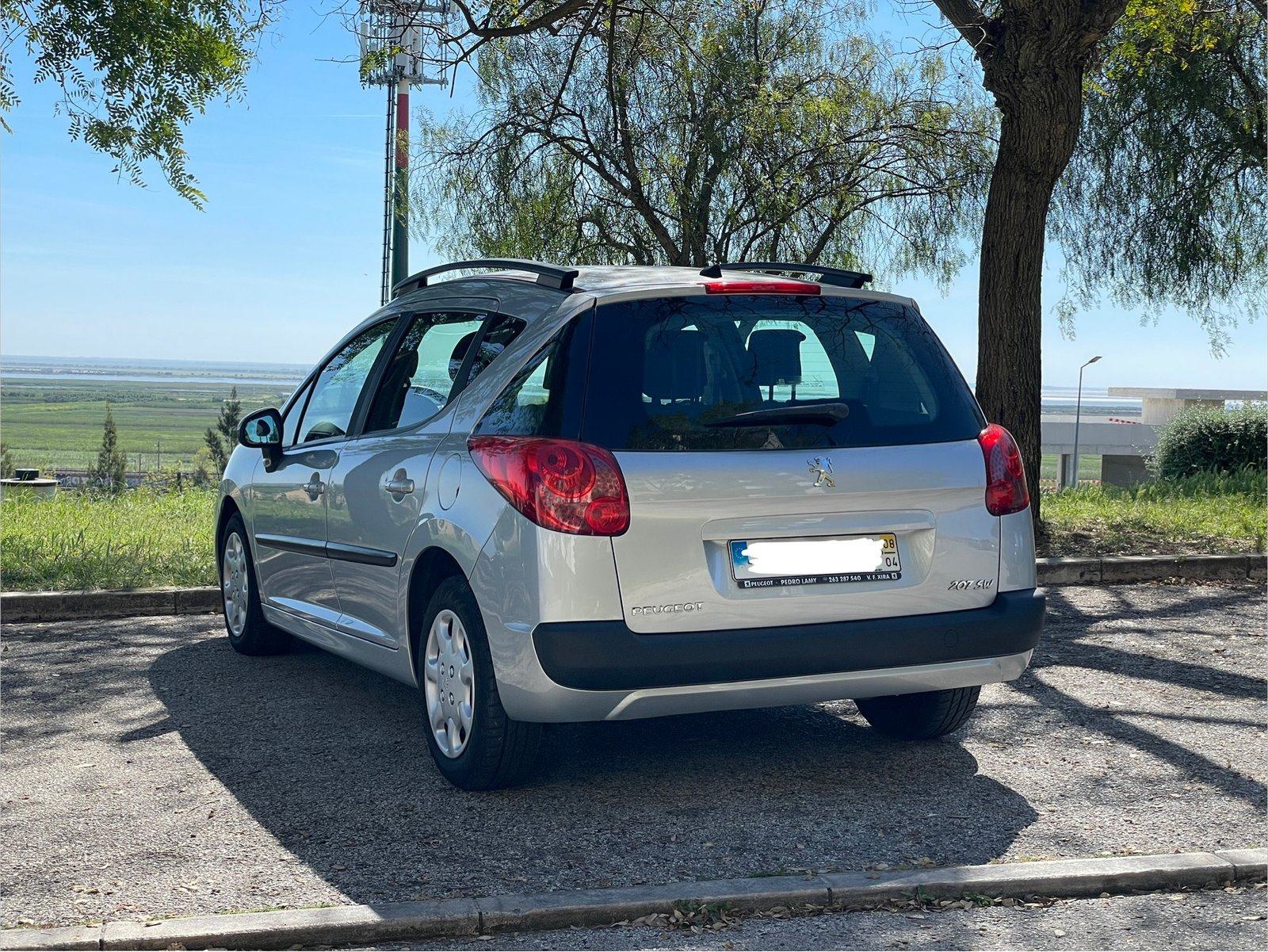 
								Peugeot 207 SW 1.4 full									