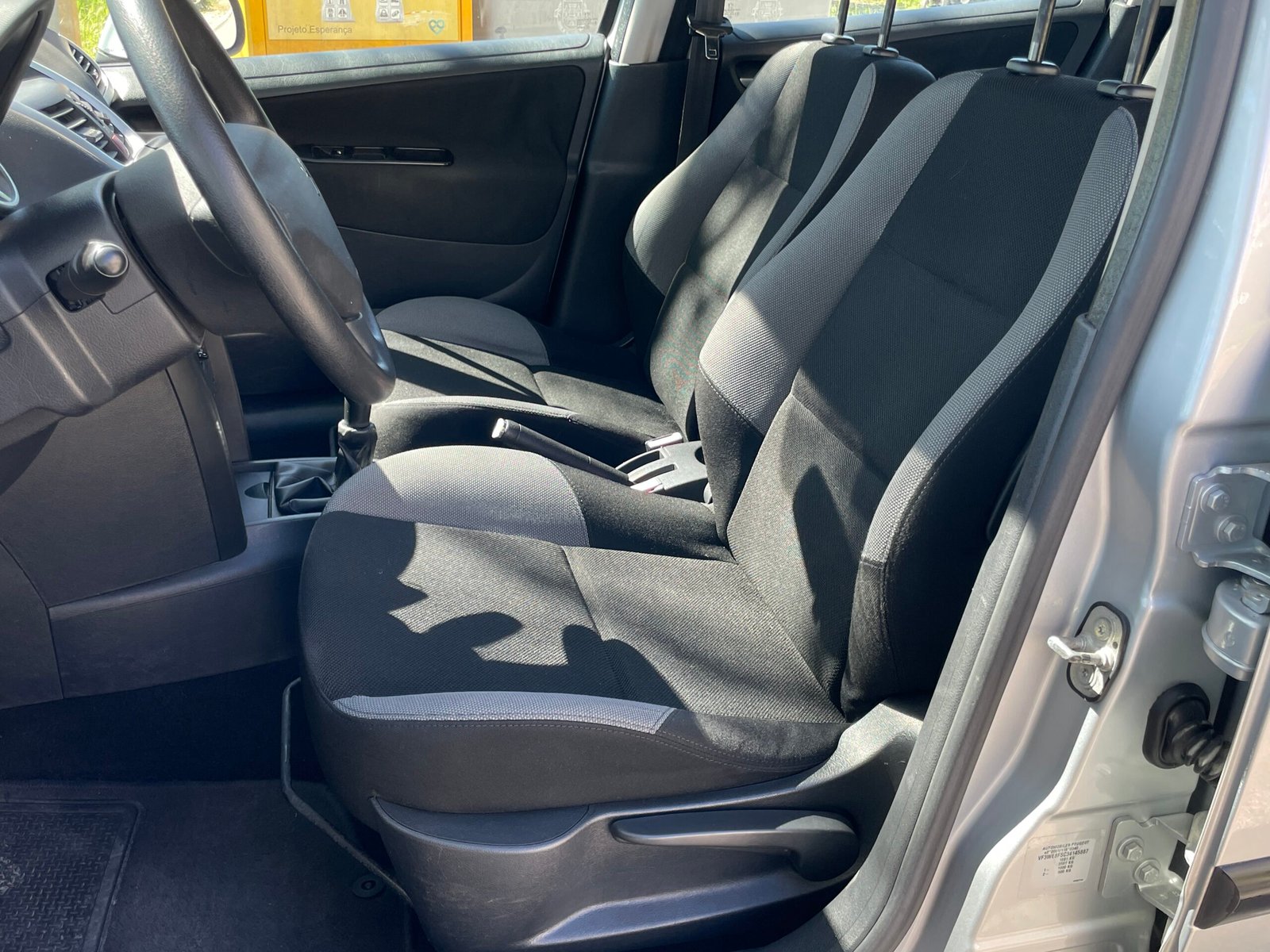 
								Peugeot 207 SW 1.4 full									