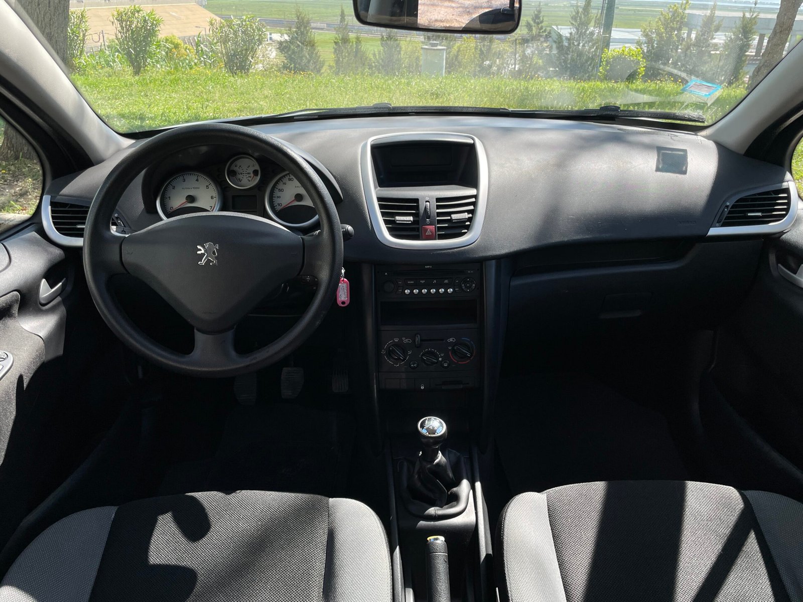 
								Peugeot 207 SW 1.4 full									