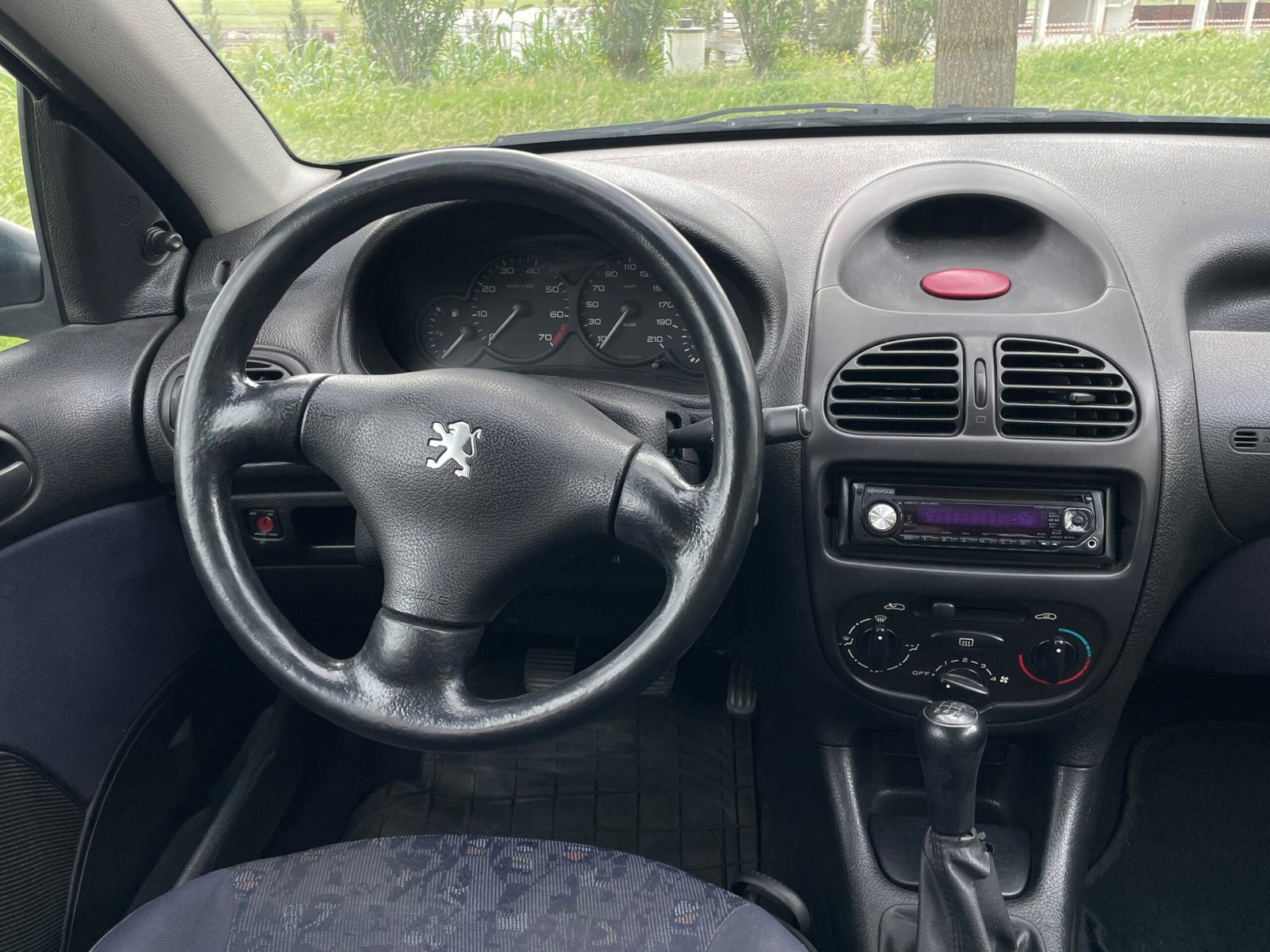 
								Peugeot 206 full									