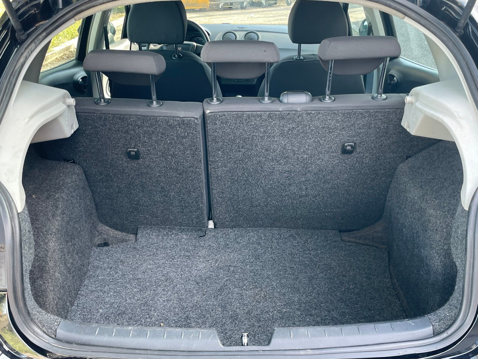 
								Seat Ibiza 1.2 TDI full									