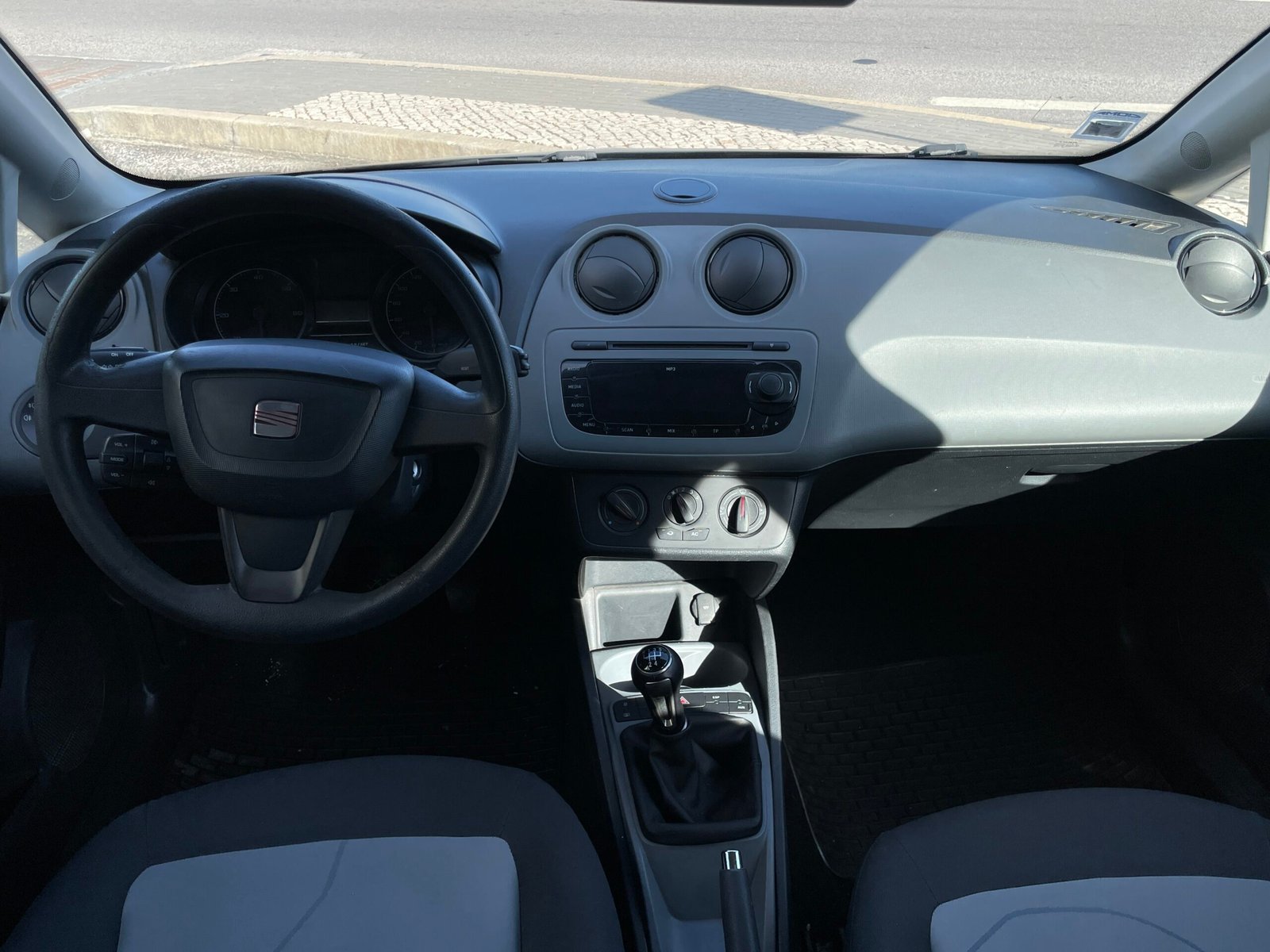 
								Seat Ibiza 1.2 TDI full									