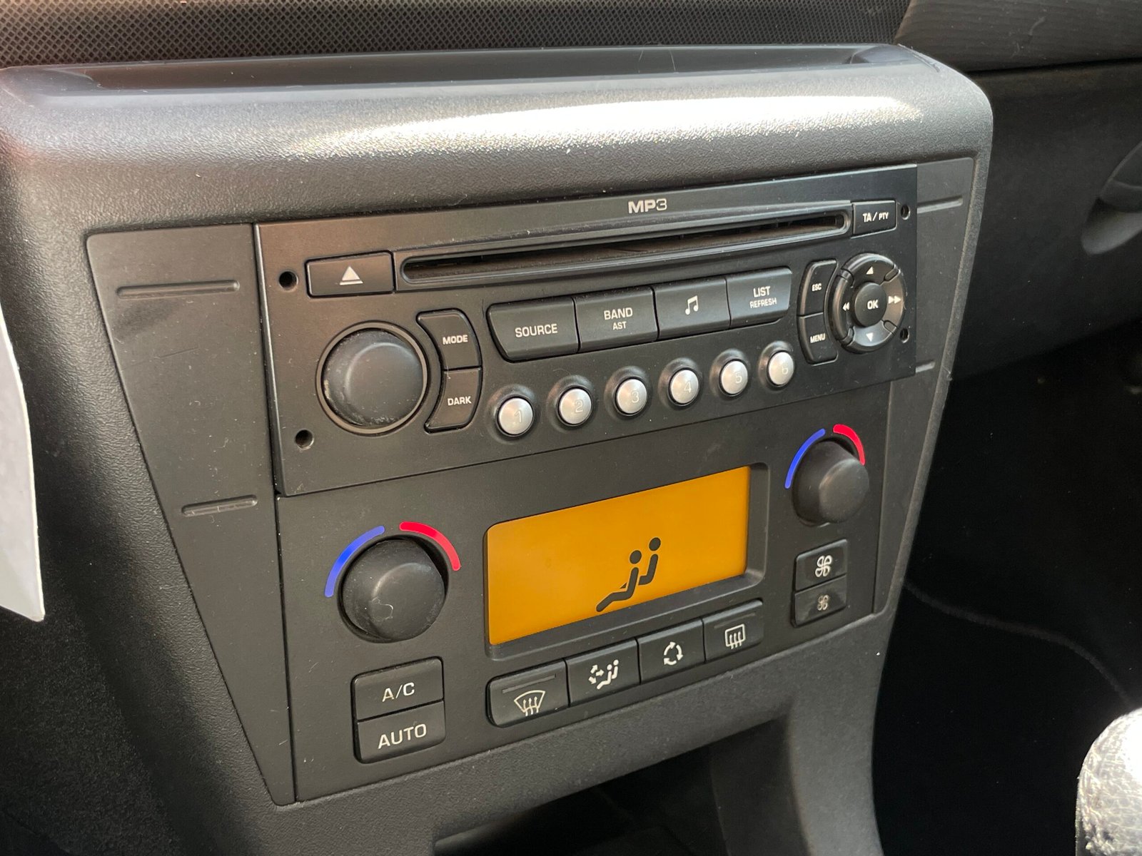 
								Citroën C4 1.6 HDI full									
