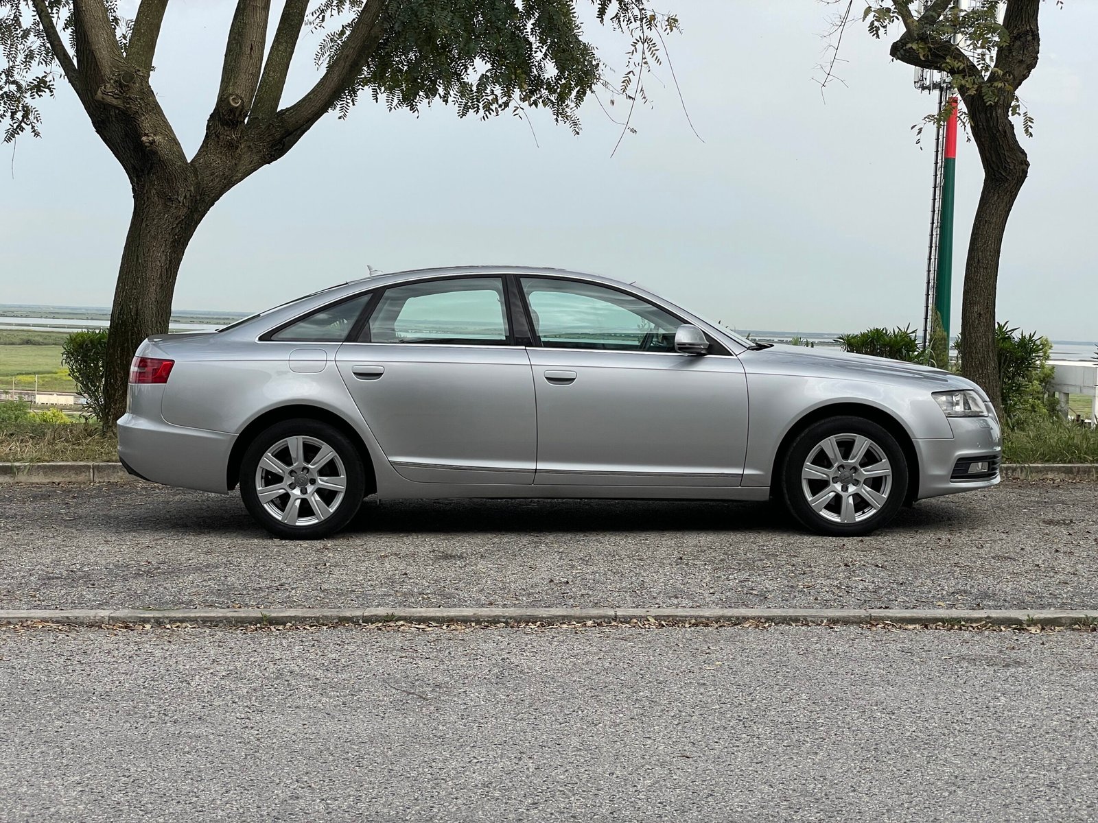
								Audi A6 2.0 TDI full									
