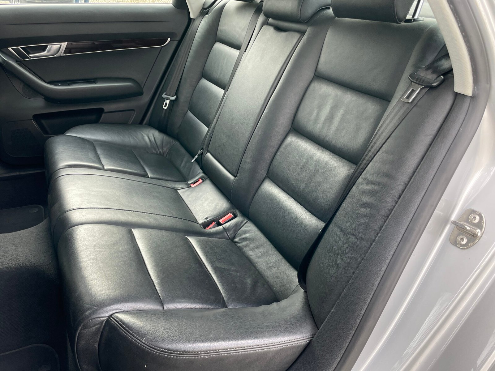 
								Audi A6 2.0 TDI full									
