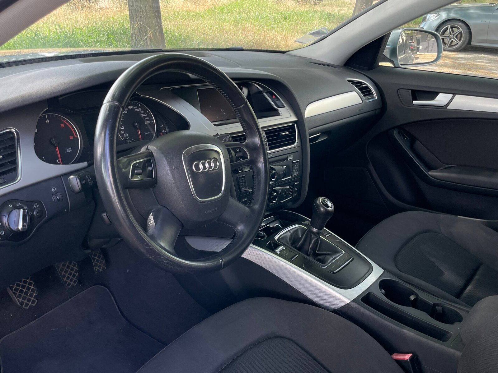 
								Audi A4 2.0 TDI full									