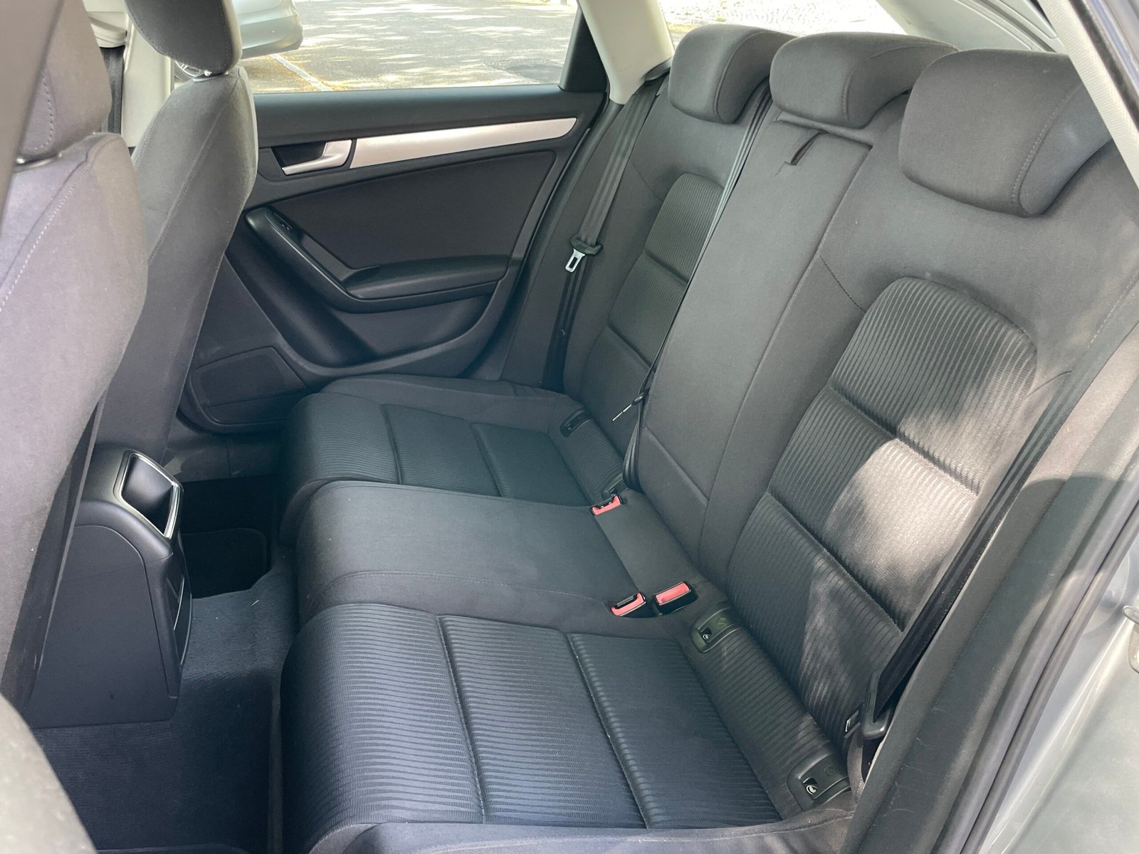 
								Audi A4 2.0 TDI full									