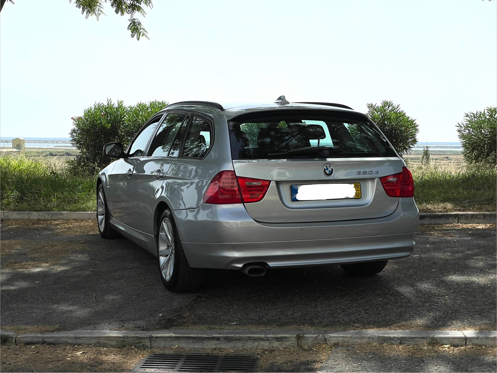 
								BMW 320d TOURING full									