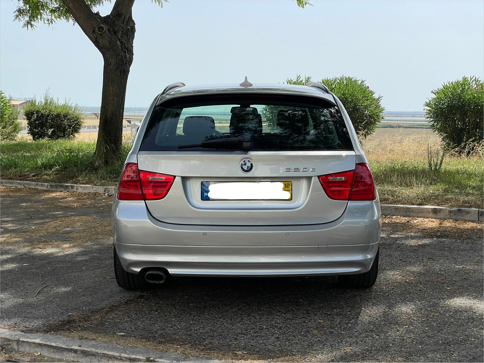 
								BMW 320d TOURING full									