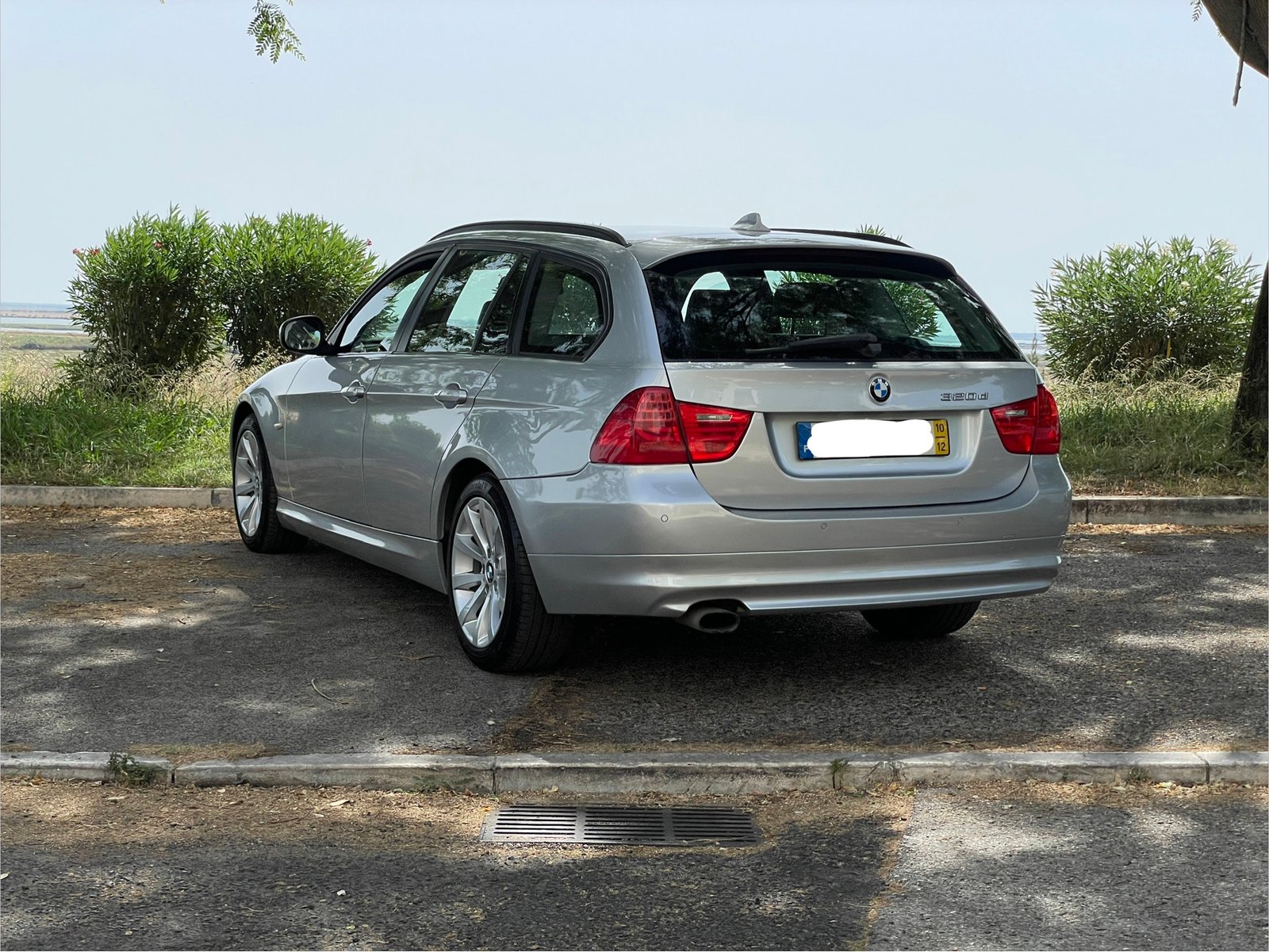 
								BMW 320d TOURING full									