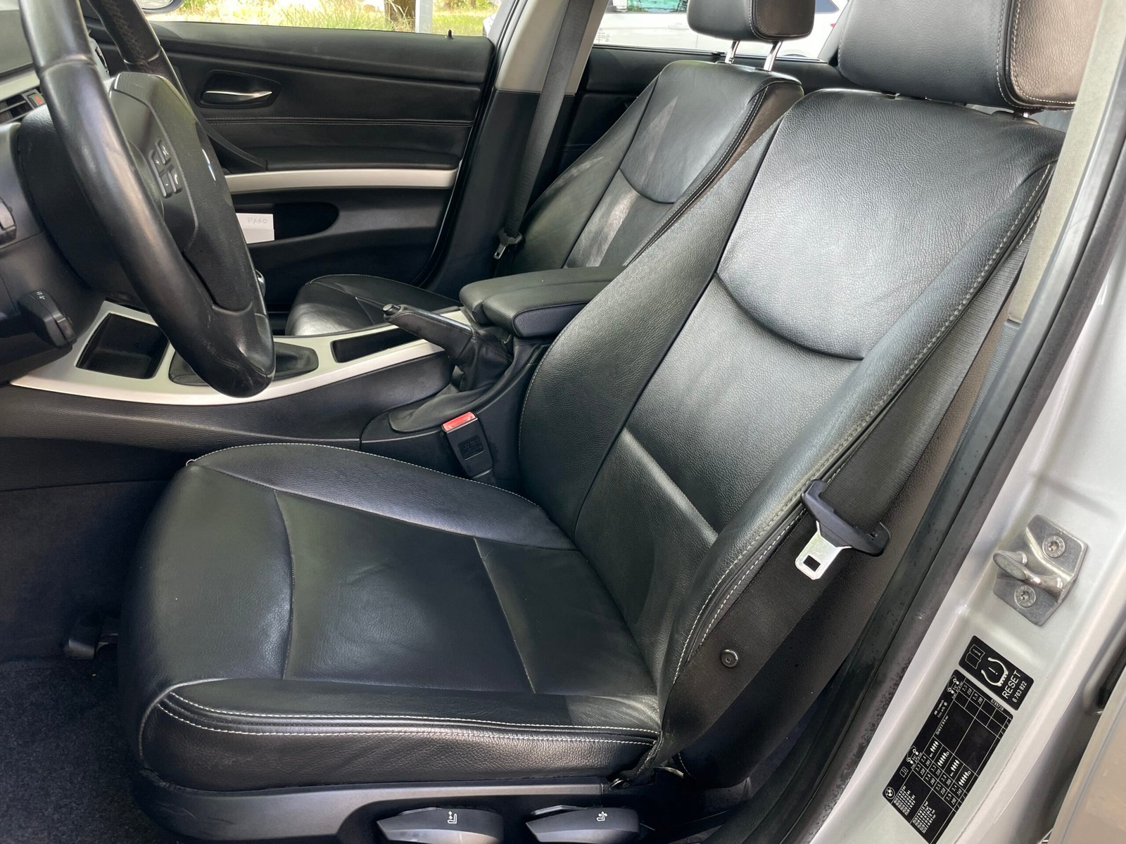 
								BMW 320d TOURING full									