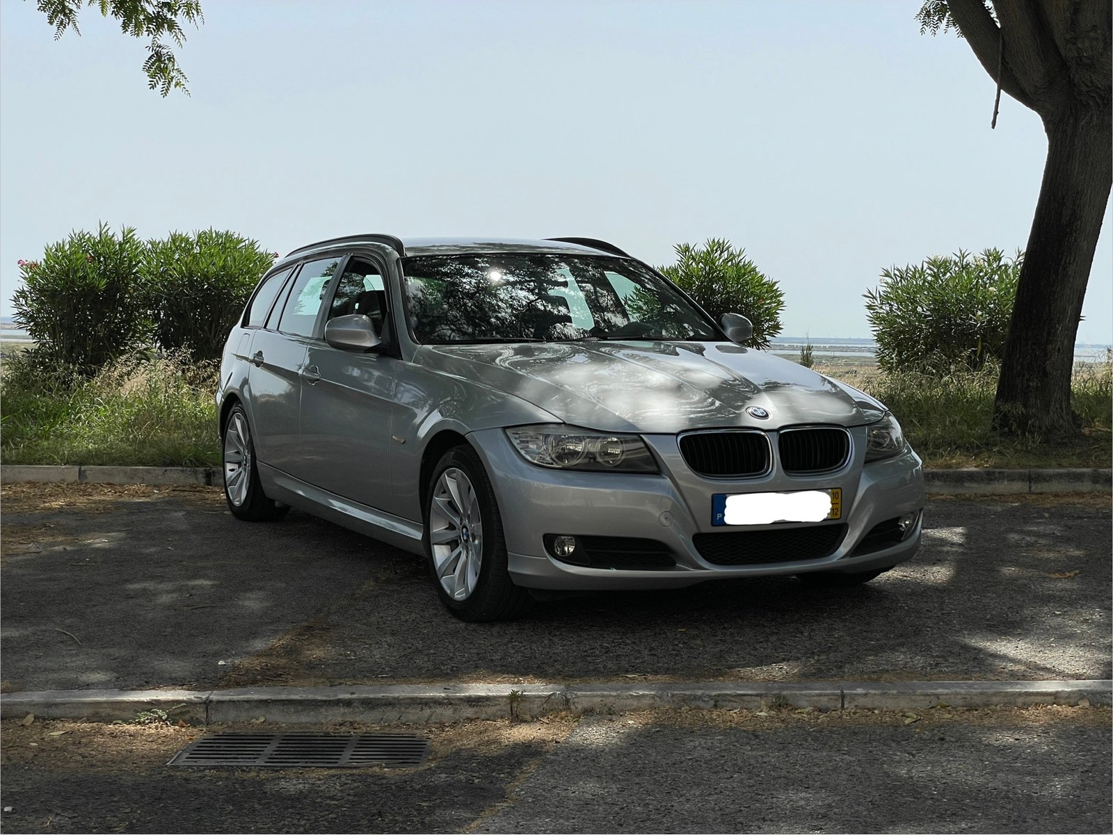 
								BMW 320d TOURING full									